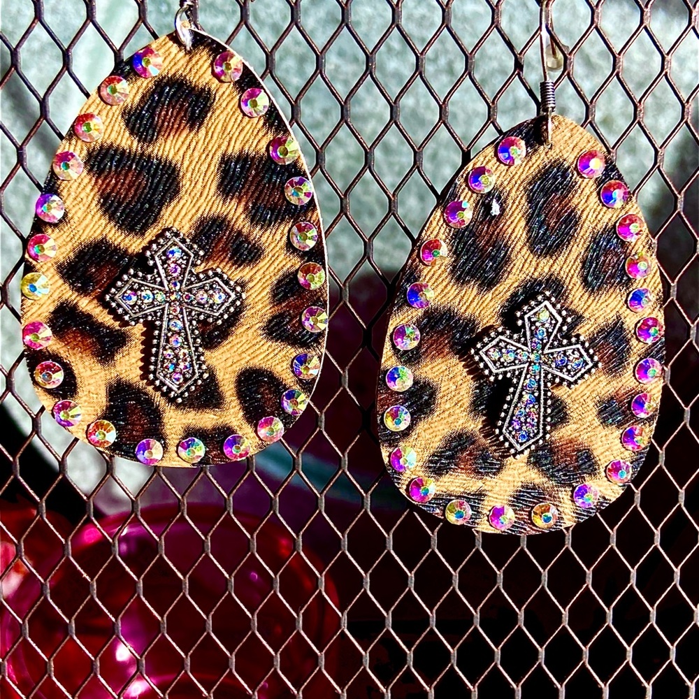 CHEETAH PRINT AND RHINESTONE CROSS EARRINGS!
